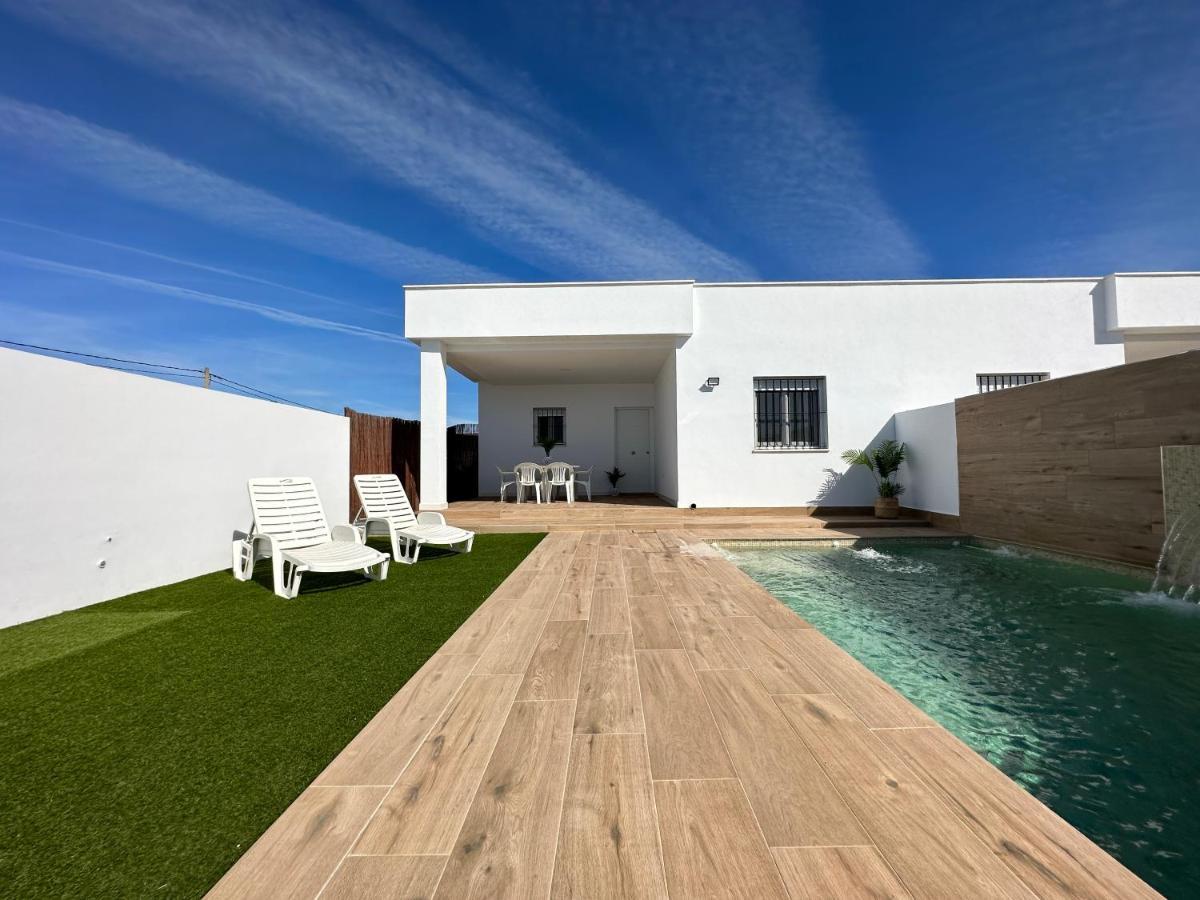 Sumatra Chalet Chiclana de la Frontera Buitenkant foto